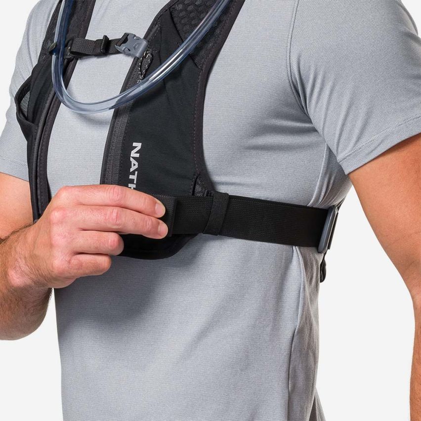 Nathan Laufrucksack QuickStart 3.0 6L inkl. Trinkblase (1.5L) schwarz