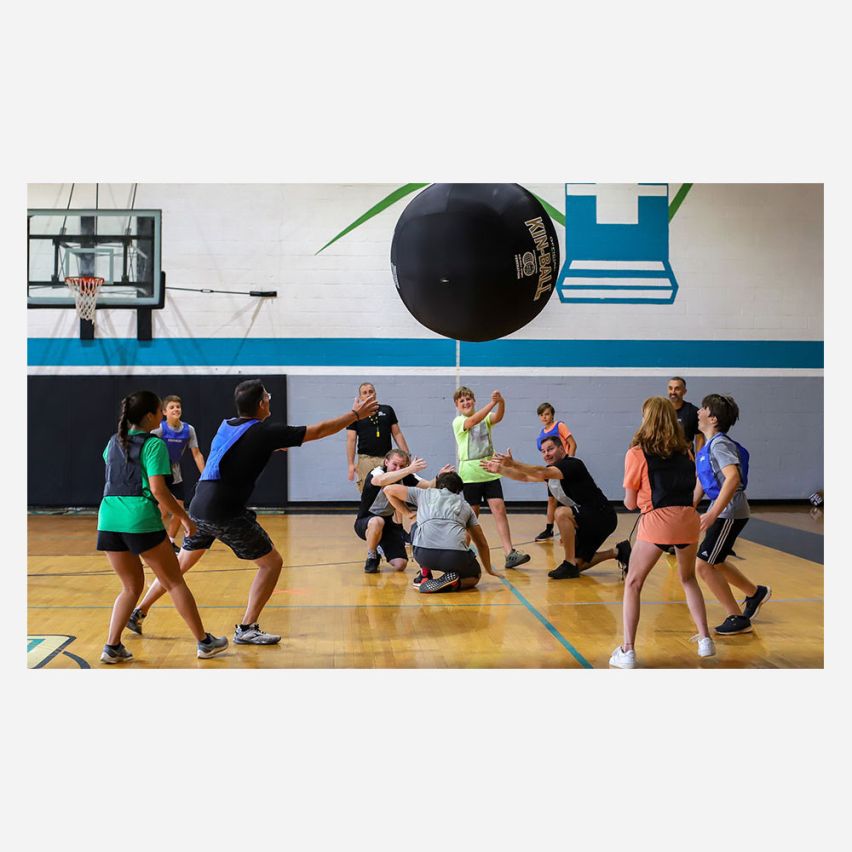Omnikin KIN-BALL Sport schwarz (Durchmesser 122cm)